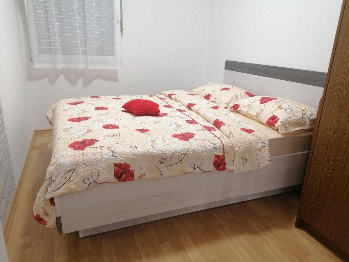 Apartmaji Valter Srpenica Εξωτερικό φωτογραφία
